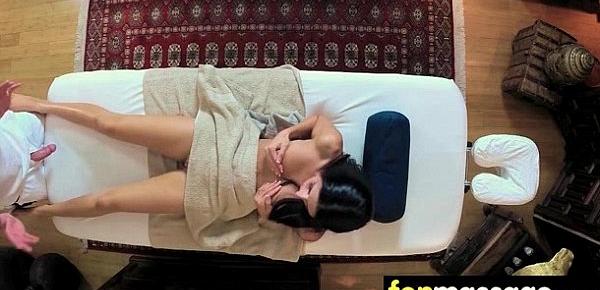  Sexy Masseuse Helps with Happy Ending 5